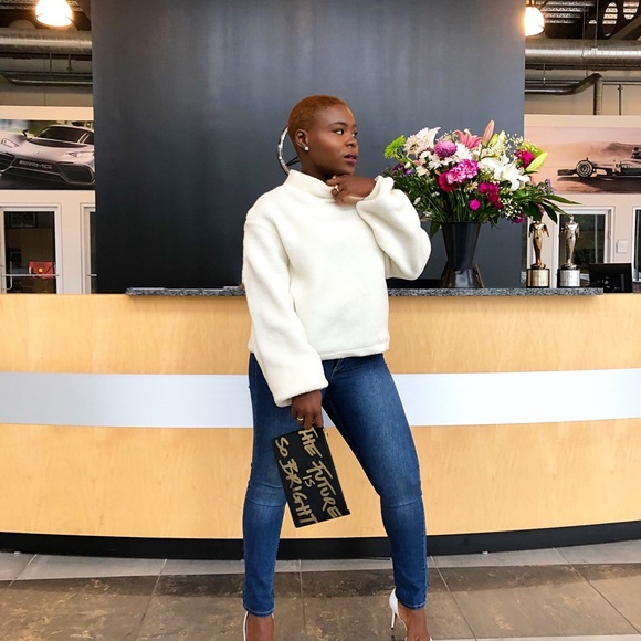 Meet your Posher, Ivy - Picture 7 of 8